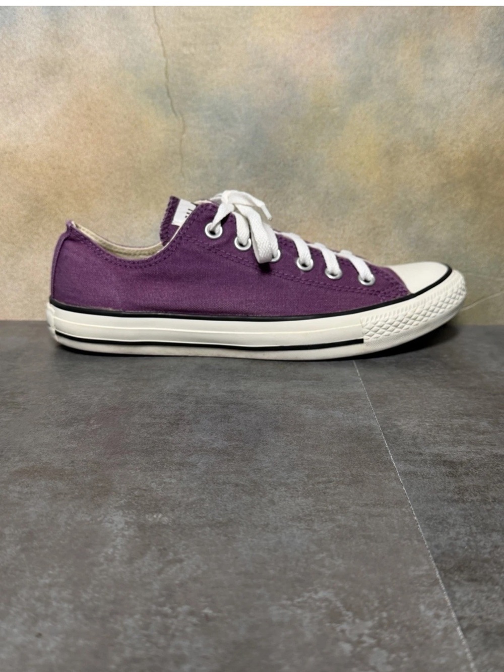 Converse  All Star Low Top Women's Purple Sneakers Size 9